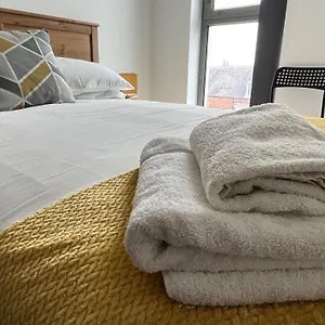 Apartment Darlington With Parking, Darlington (Durham)